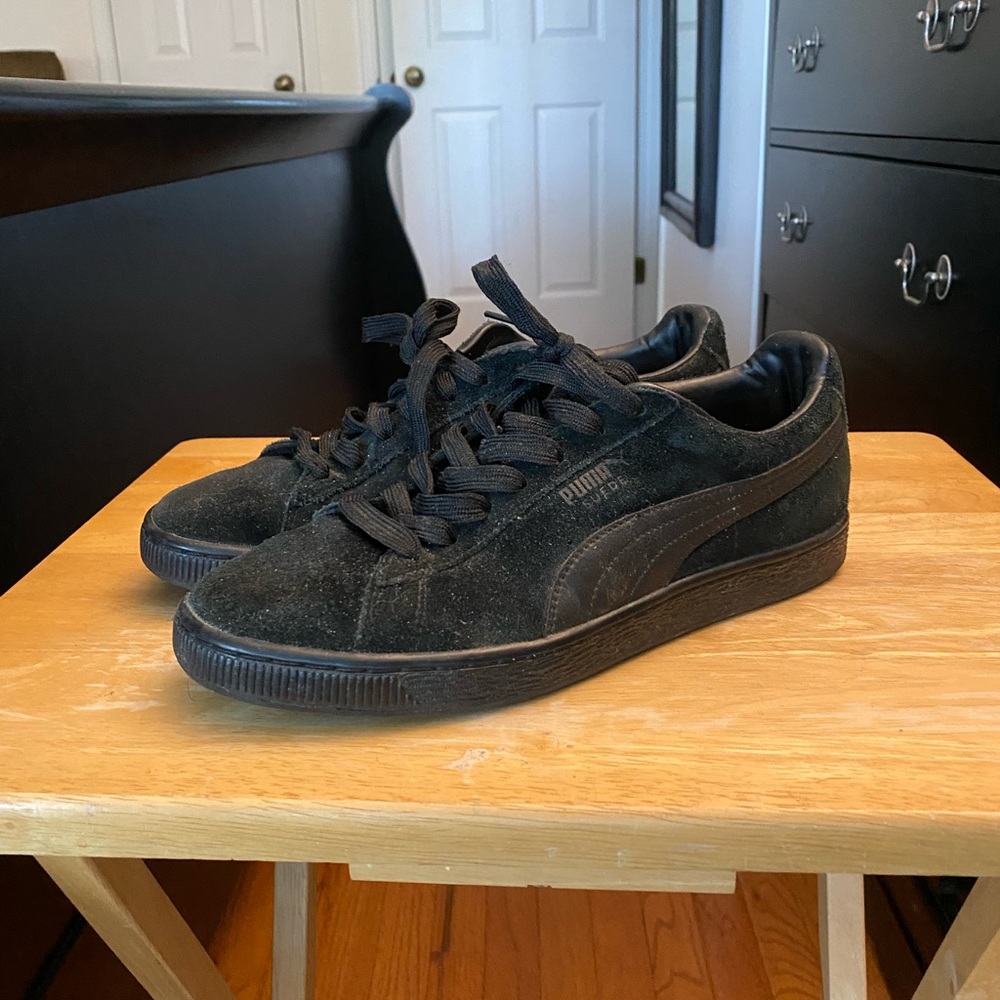 Puma Suedes-Size 9